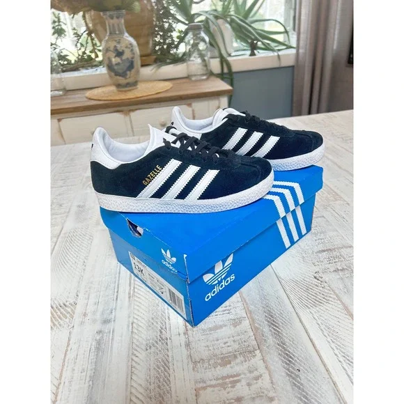 Adidas Gazelle Kids Sneakers Black White Suede Low Top Shoes BB2507 Size 13K - Picture 2 of 10